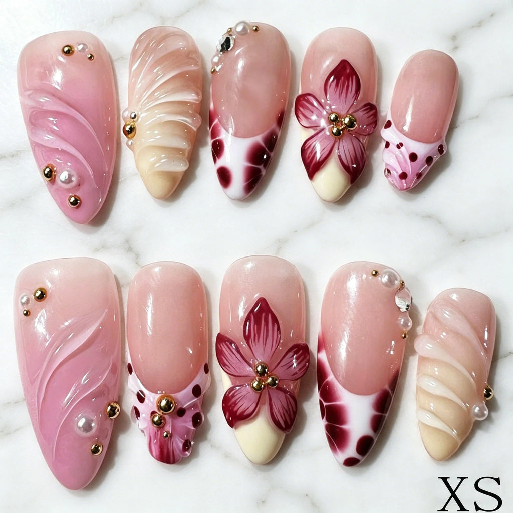 Blush Blossom – 10 Press-On Nails Nude Pink French Almond mit 3D Blumen & Goldperlen